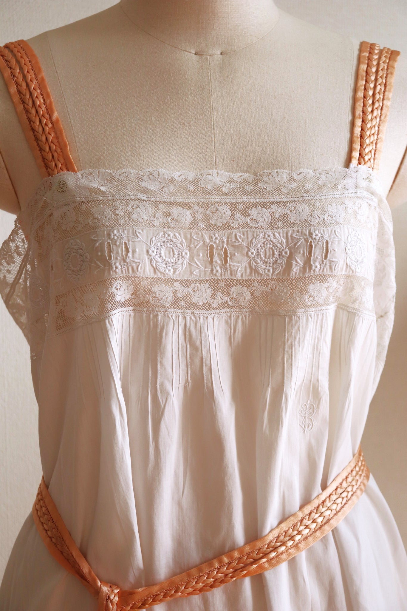 1900s Edwardian Step In