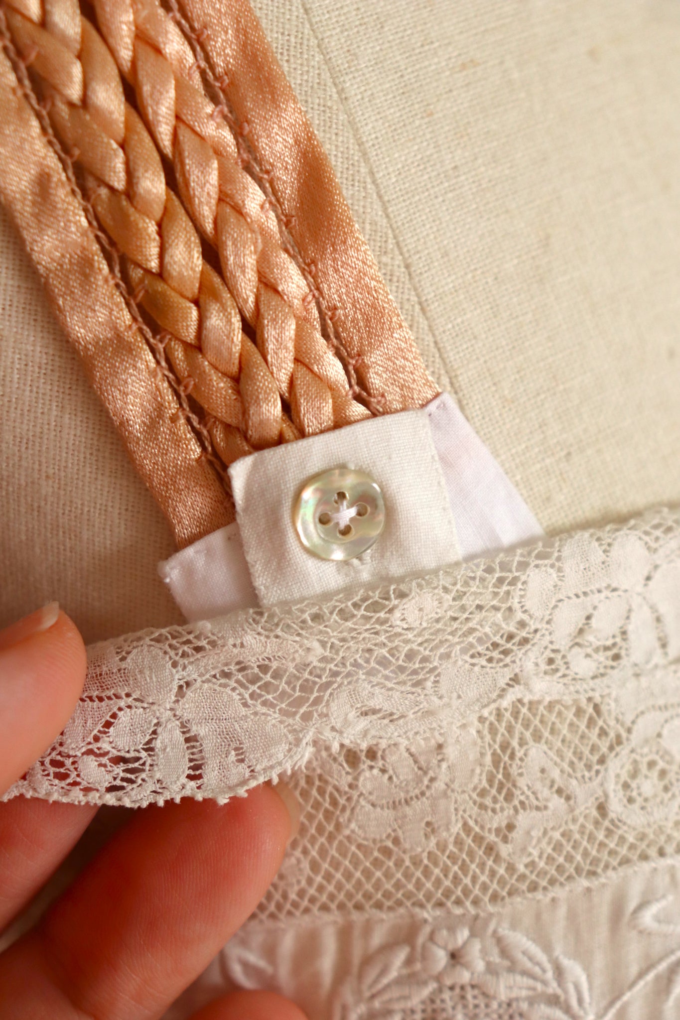 1900s Edwardian Step In