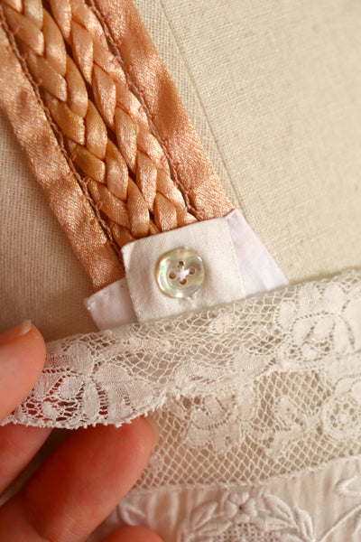 1900s Edwardian Step In