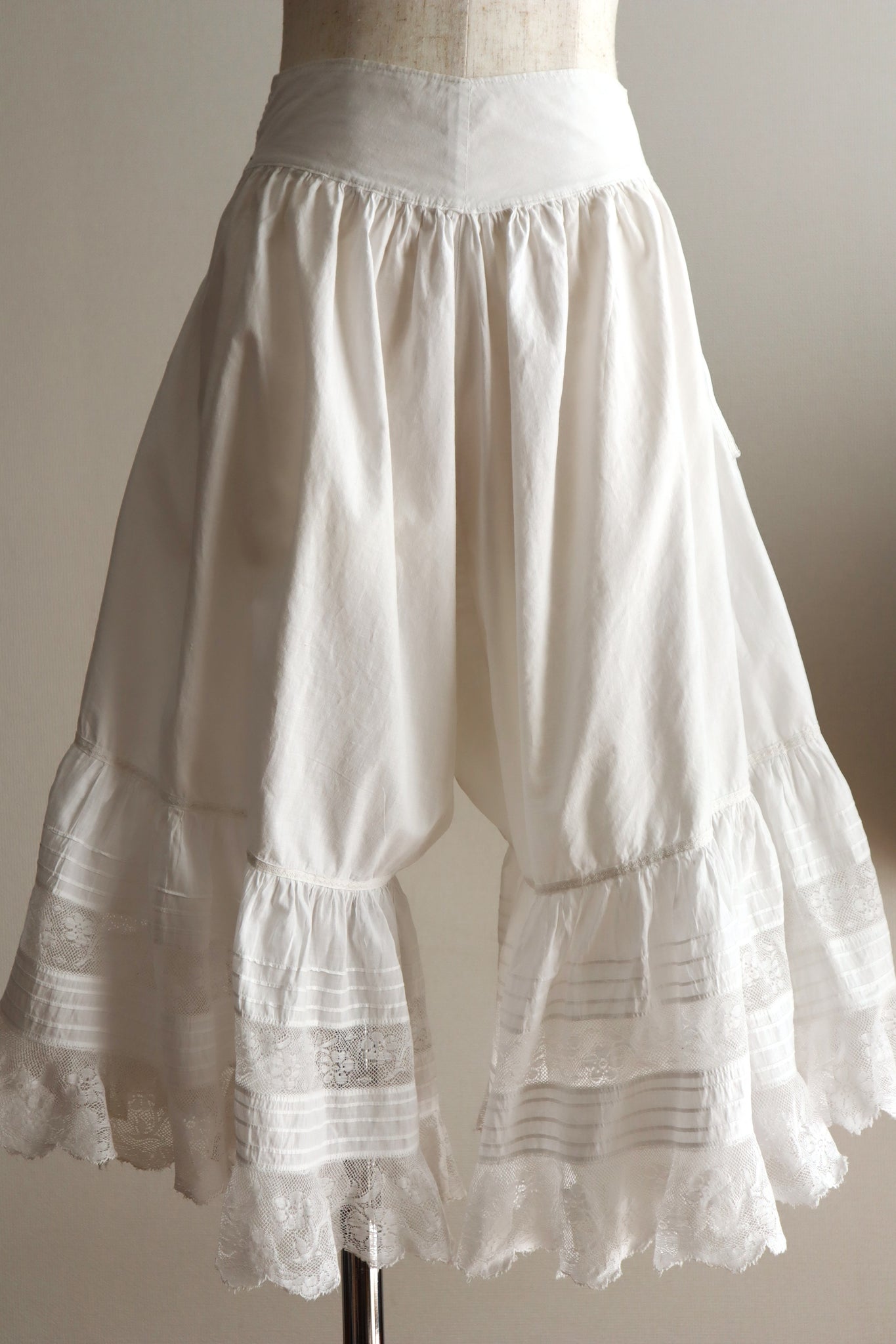 1890s White Cotton Valenciennes Lace Drawers