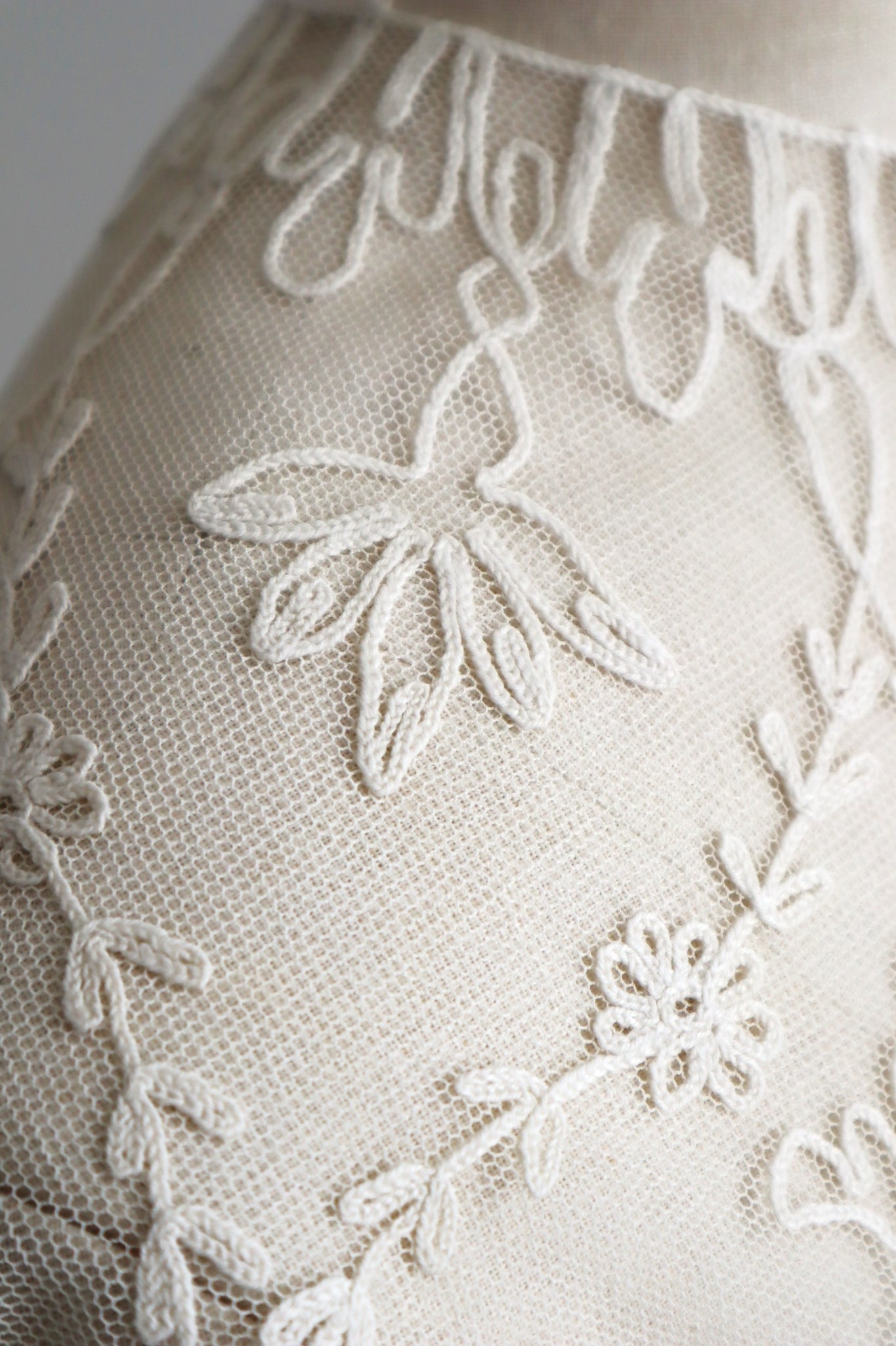 1920s French Tambour Embroidered Cotton Tulle Cape Collar