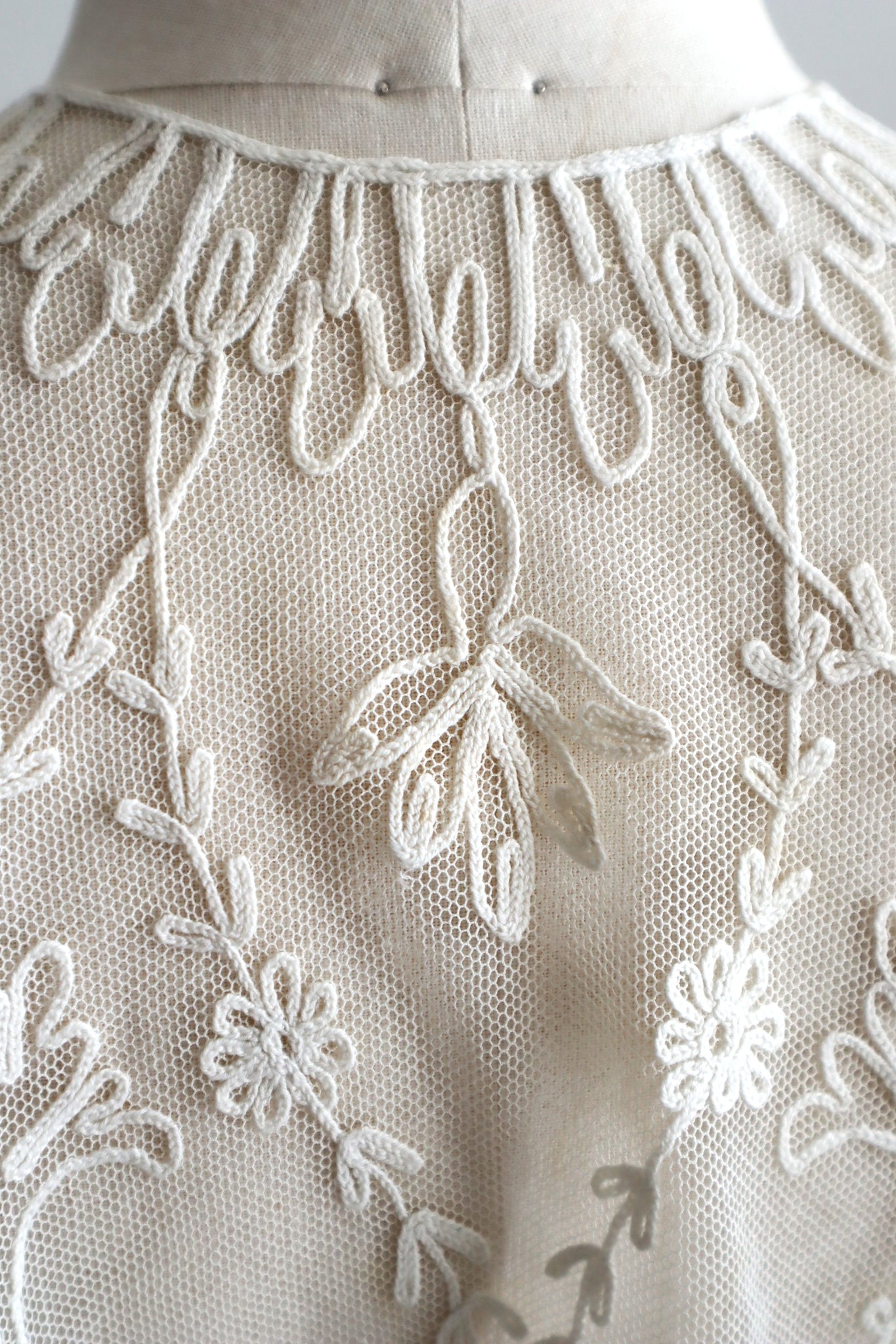 1920s French Tambour Embroidered Cotton Tulle Cape Collar