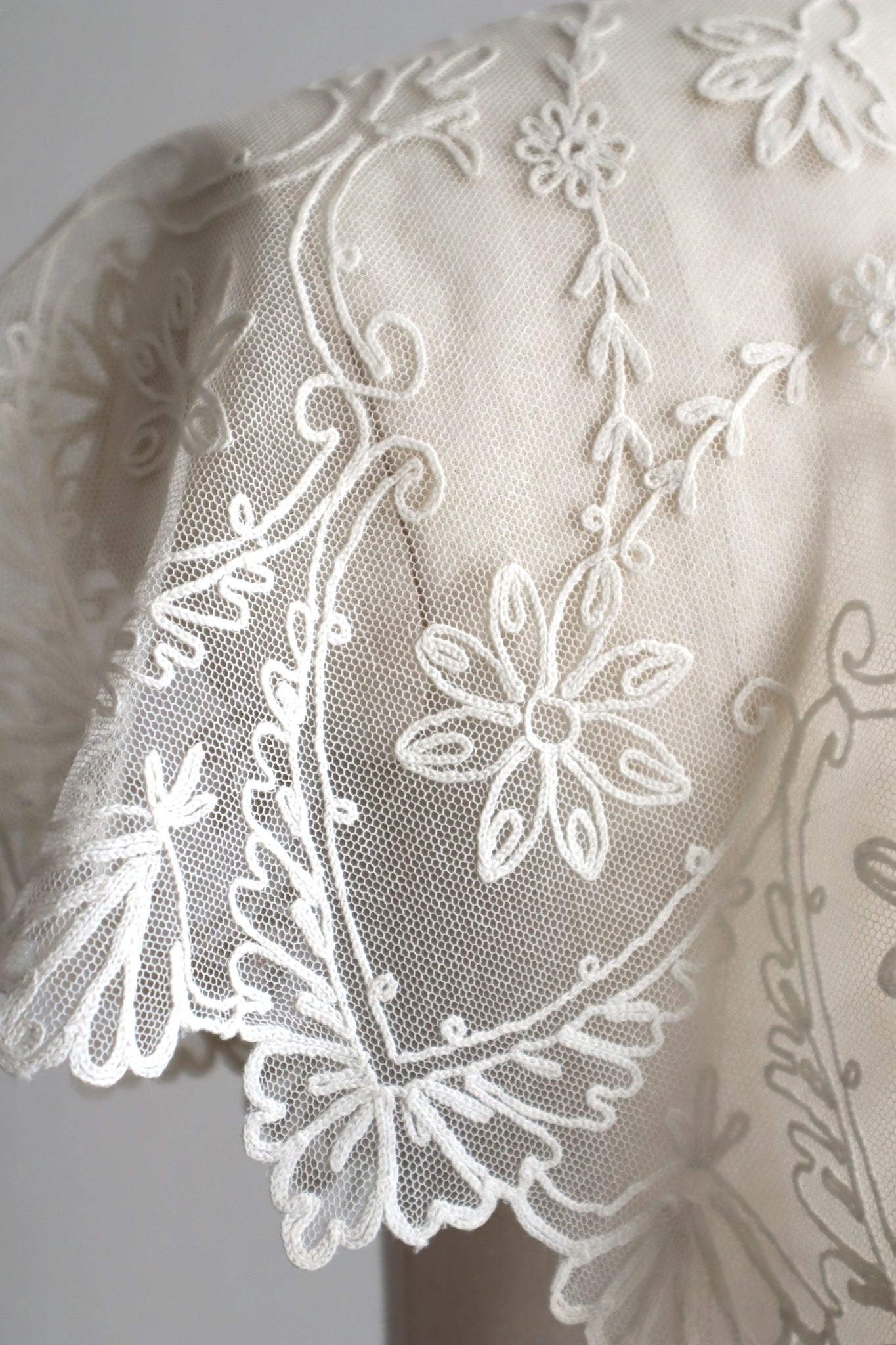 1920s French Tambour Embroidered Cotton Tulle Cape Collar
