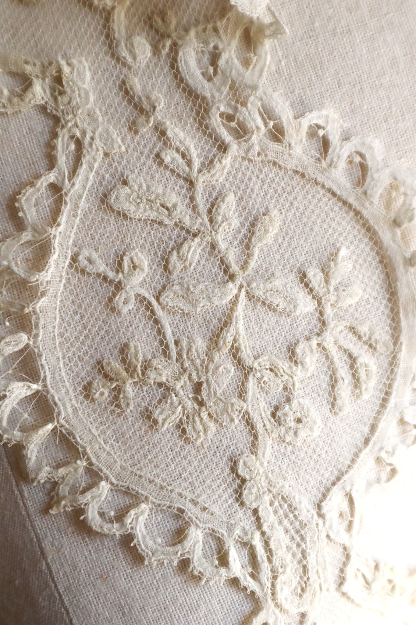 1880s–1900s Victorian Brussels Appliqué Lace Fall Cap