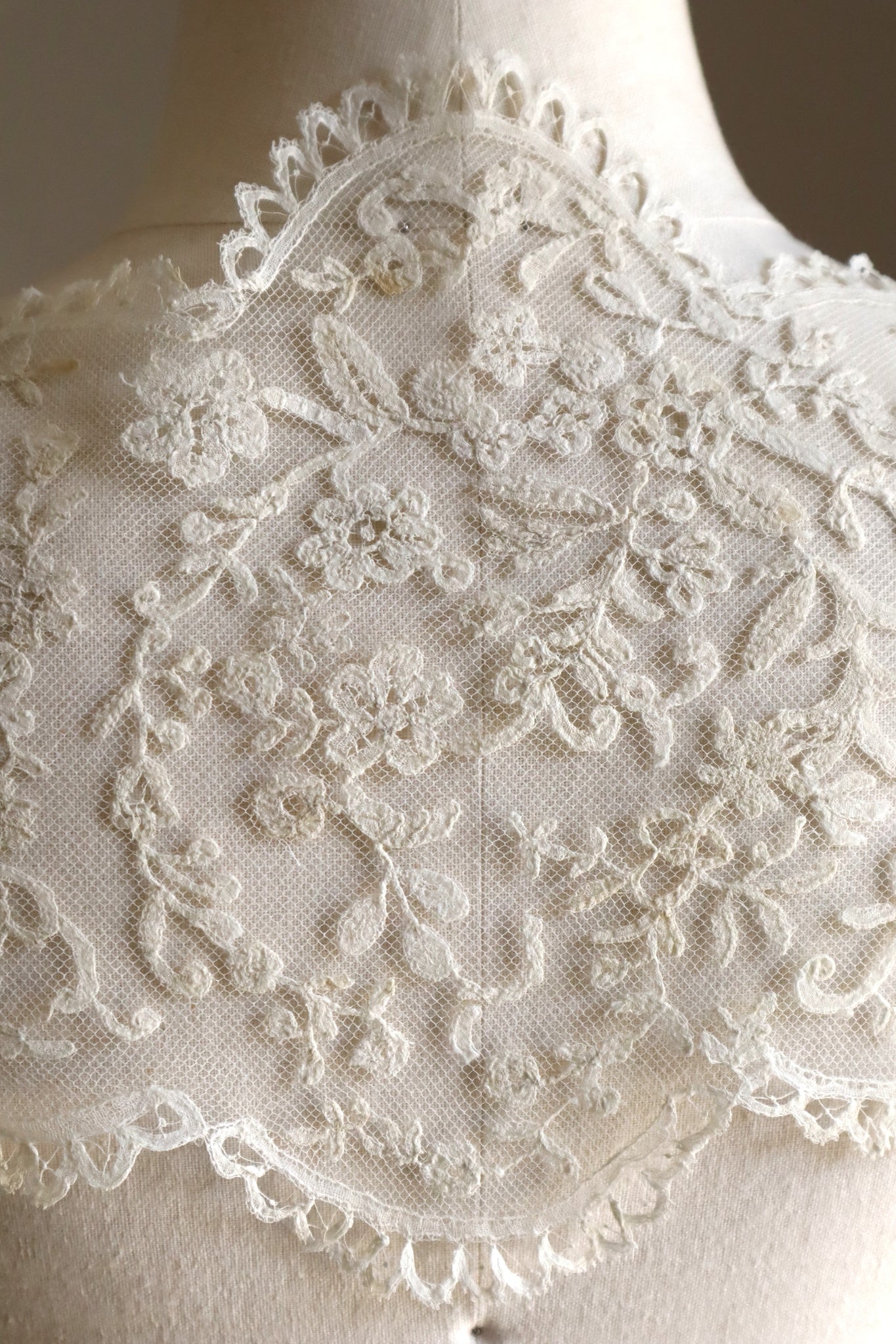 1880s–1900s Victorian Brussels Appliqué Lace Fall Cap