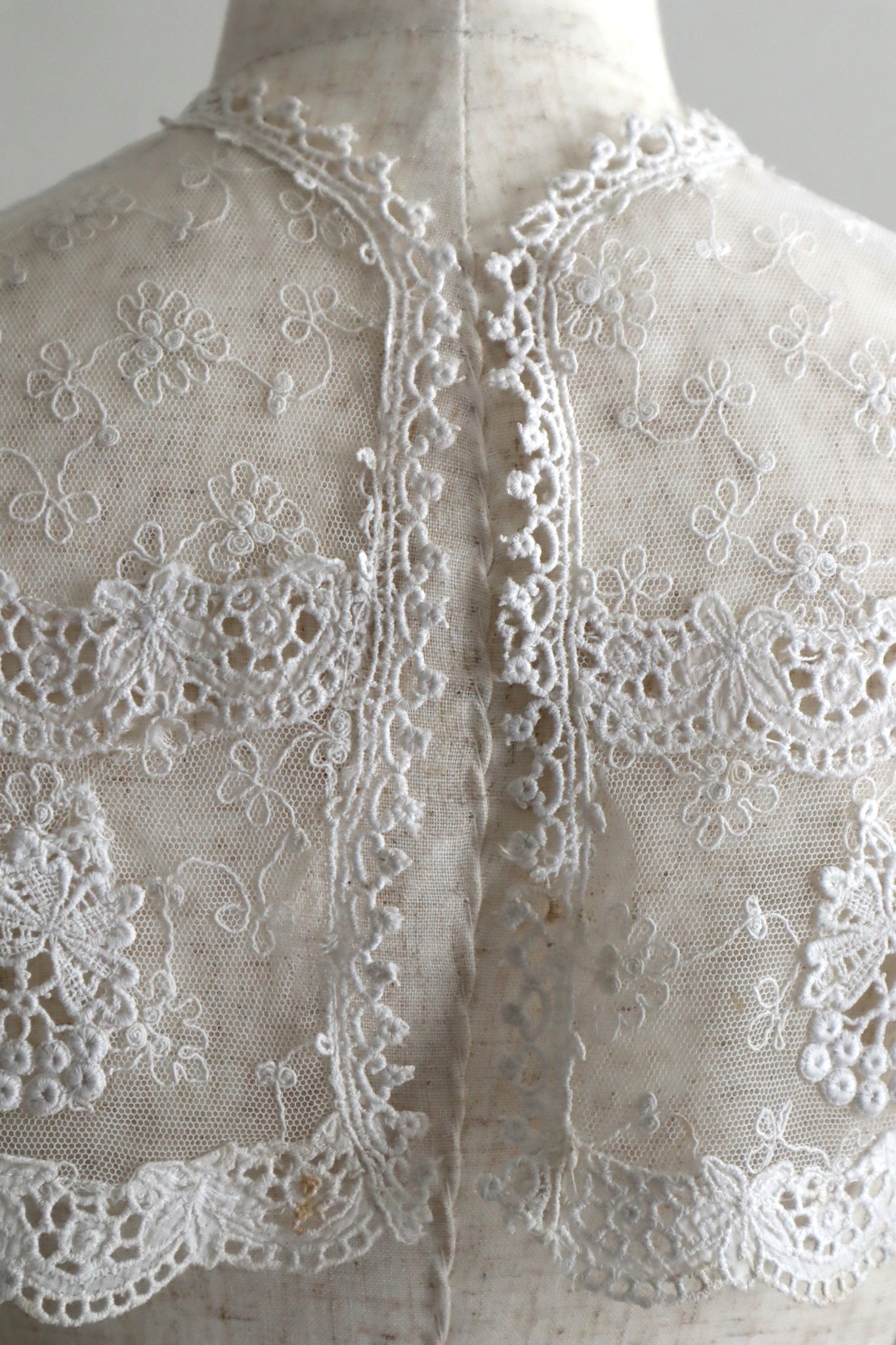 1910s–1920s Embroidered Tulle Lace Collar