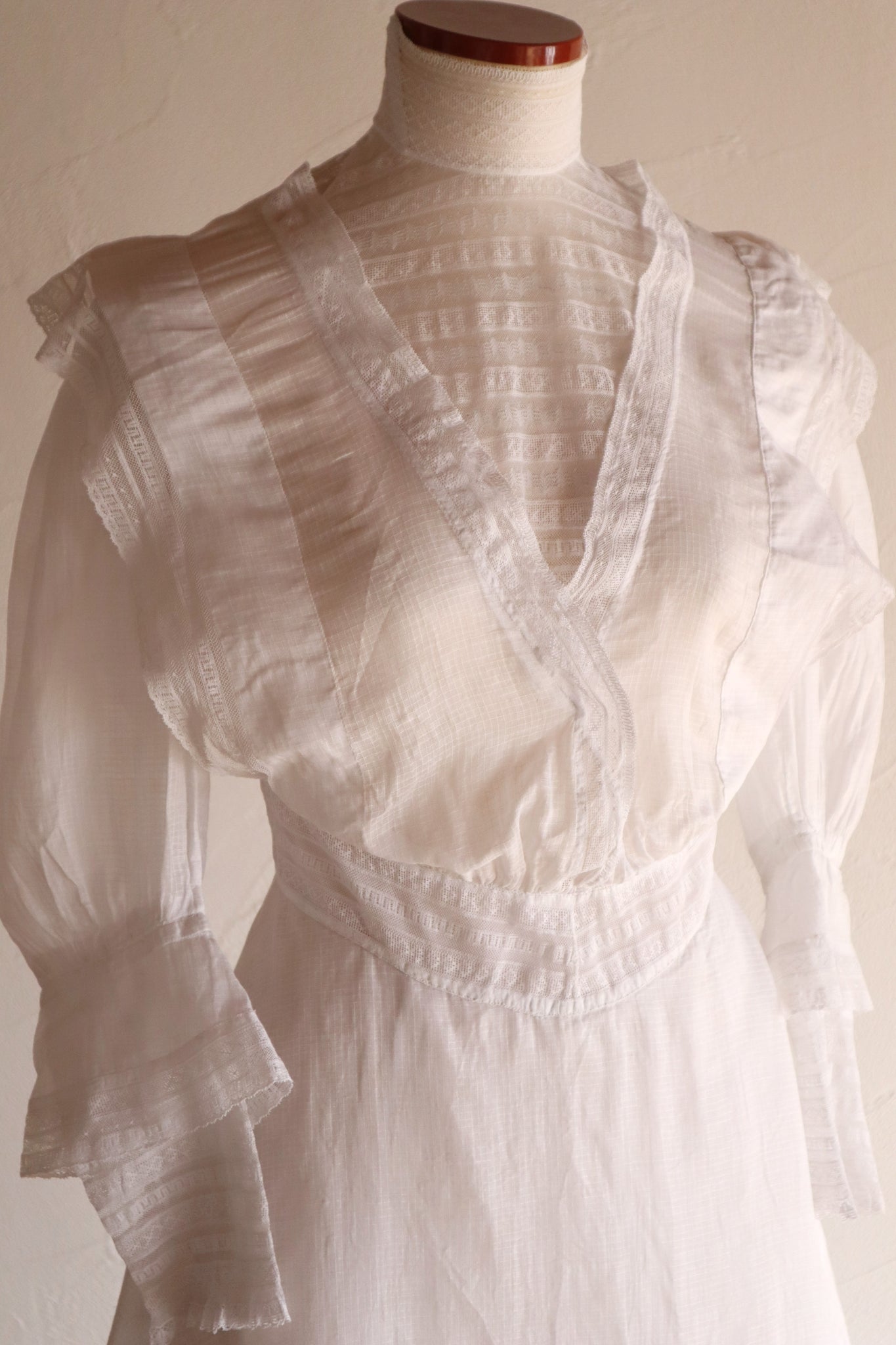 1900s Edwardian Pigeon Breast Cotton Day Dress