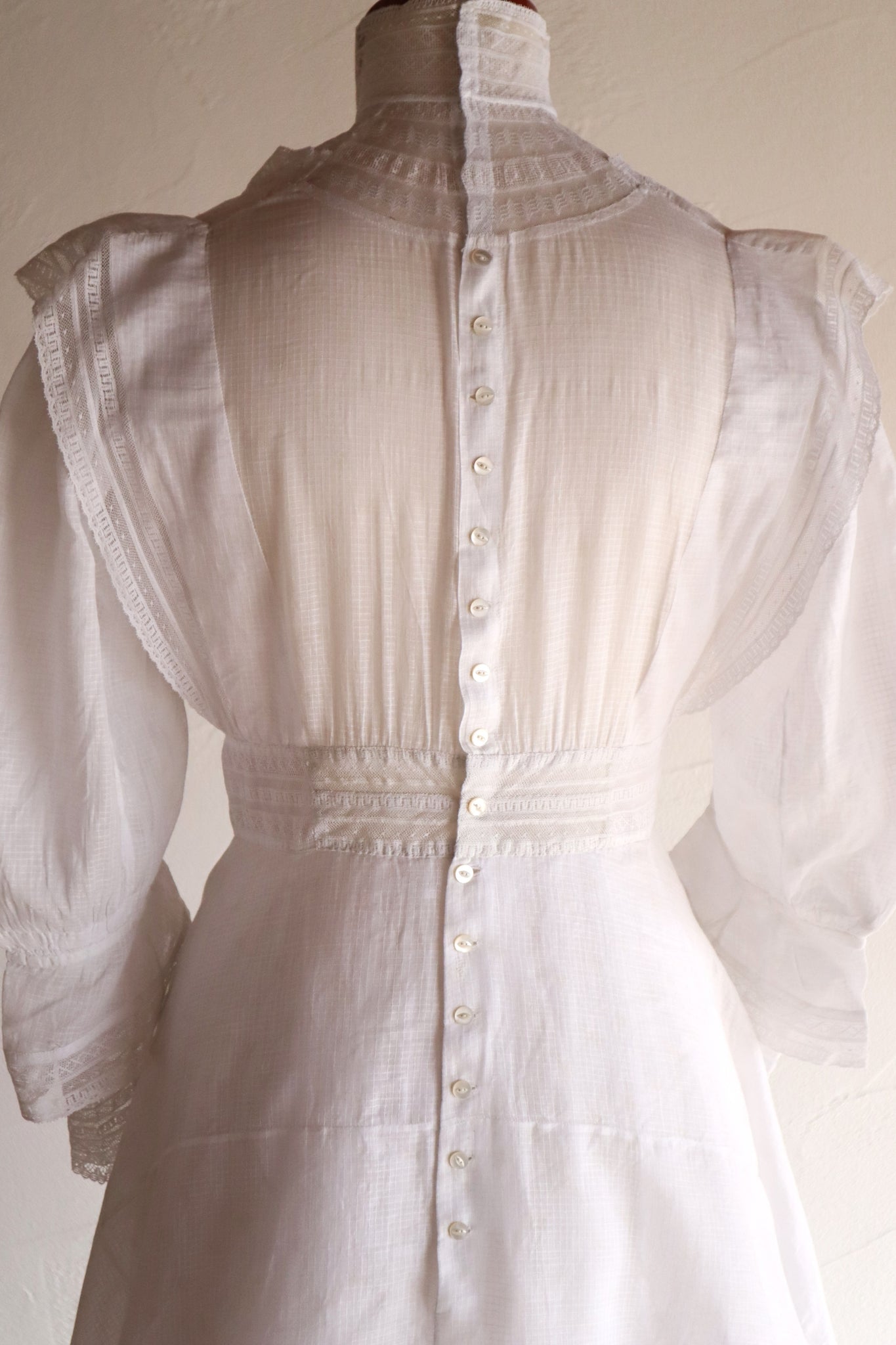 1900s Edwardian Pigeon Breast Cotton Day Dress