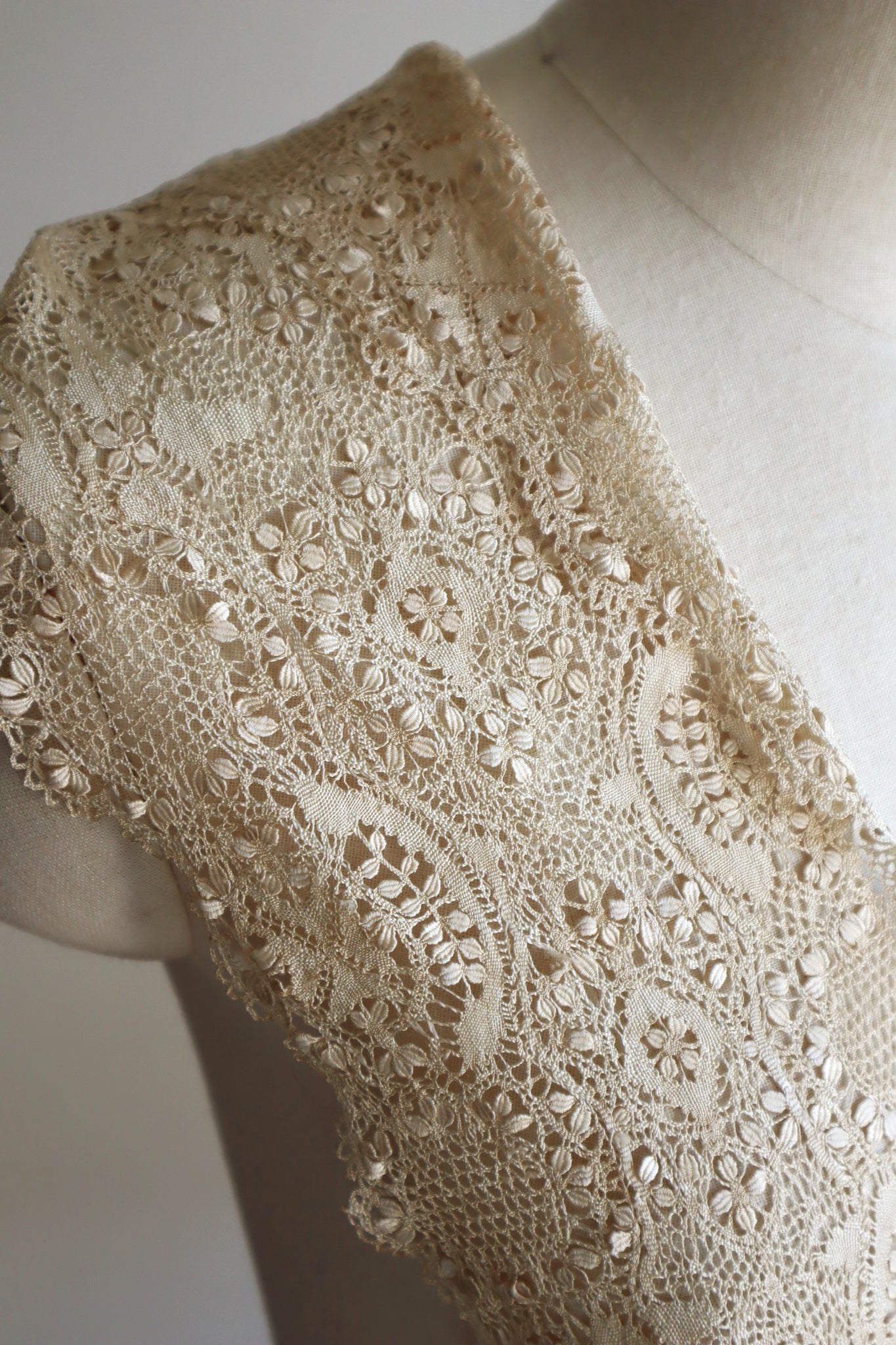 1900s Silk Maltese Lace Shawl