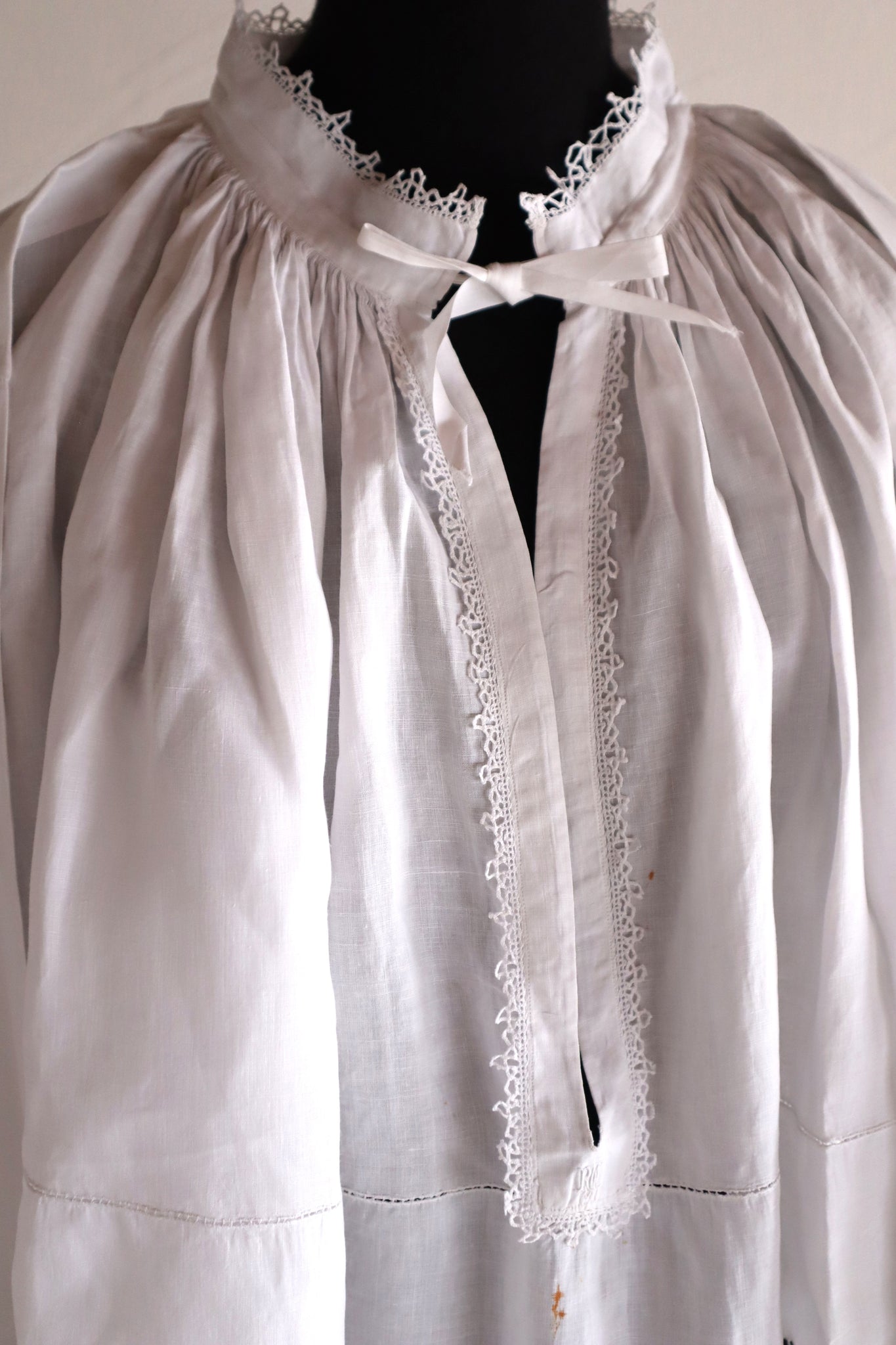 1900s French Handworked Filet Lace Church Cotta