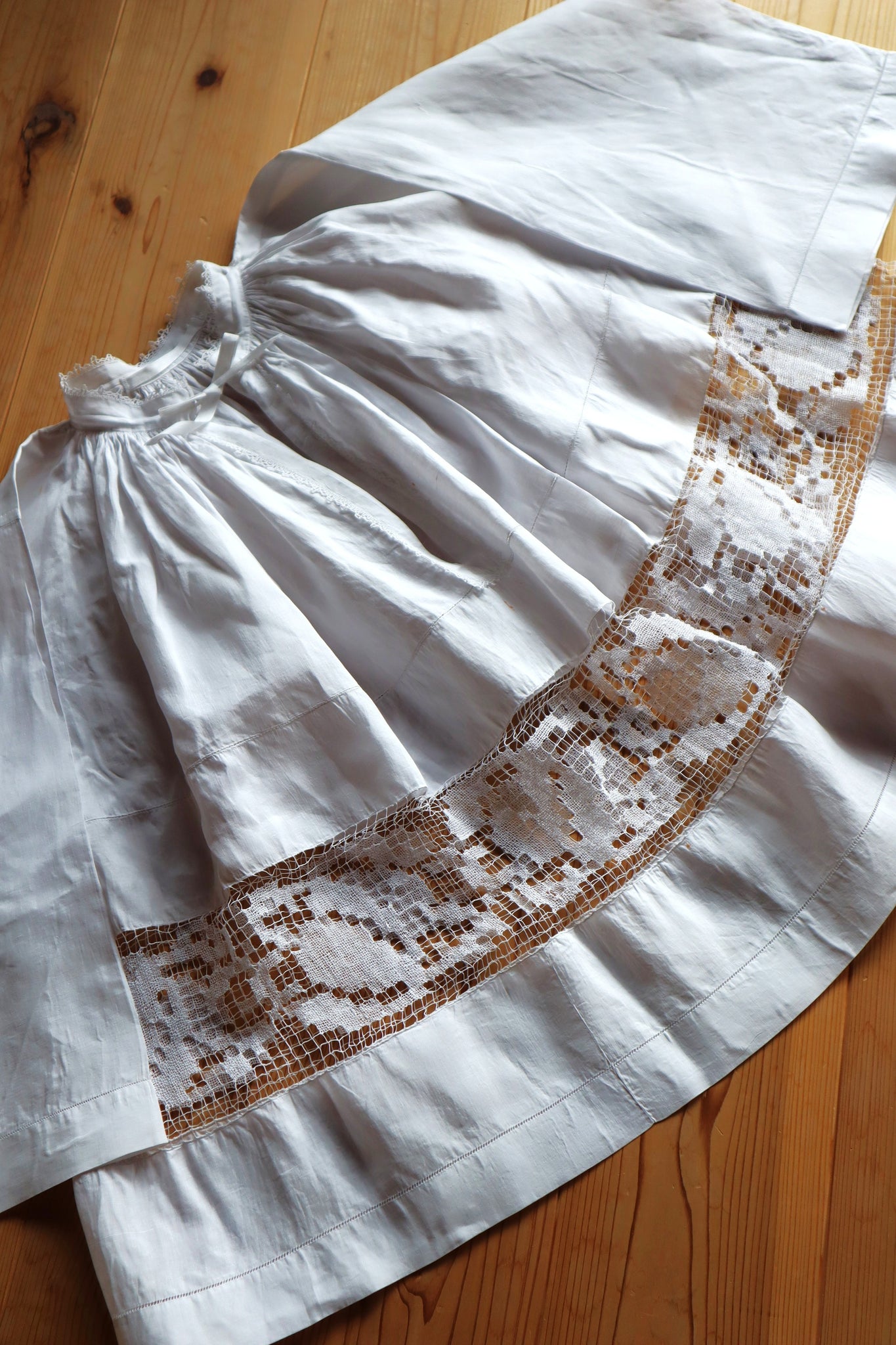 1900s French Handworked Filet Lace Church Cotta