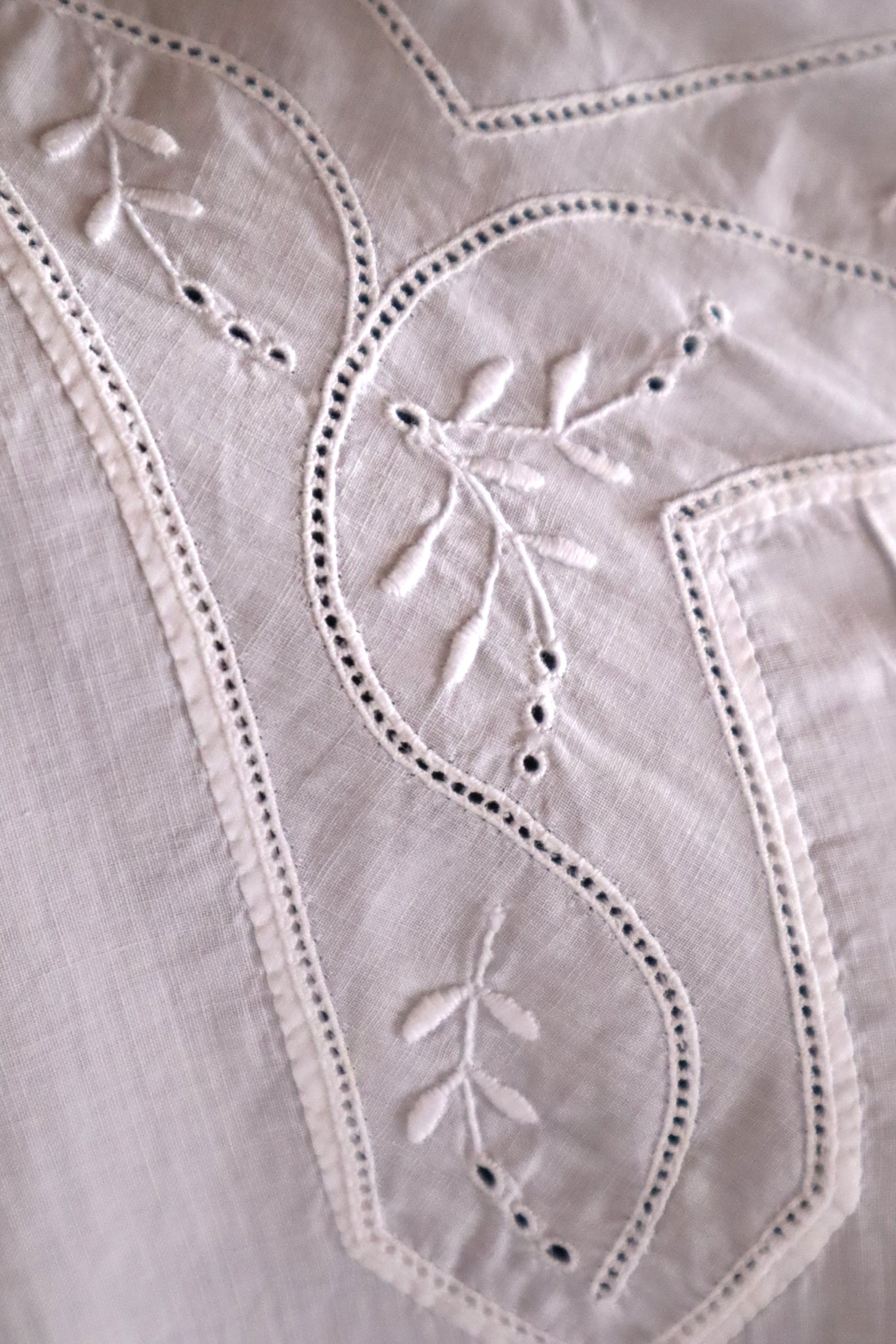 1900s French Hand-Sewn White Cotton Dress