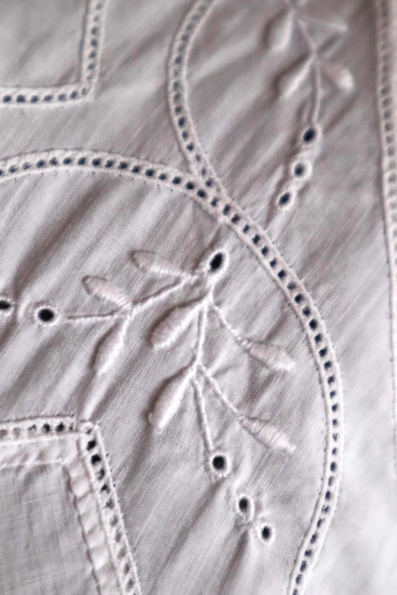 1900s French Hand-Sewn White Cotton Dress