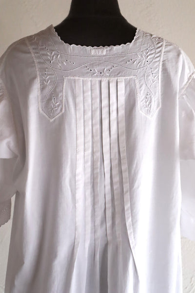 1900s French Hand-Sewn White Cotton Dress