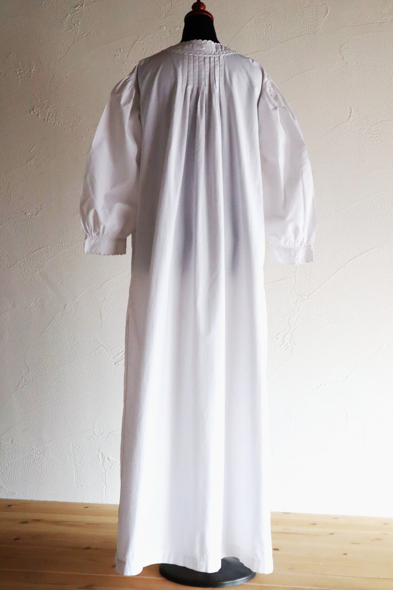 1900s French Hand-Sewn White Cotton Monogrammed Day Dress