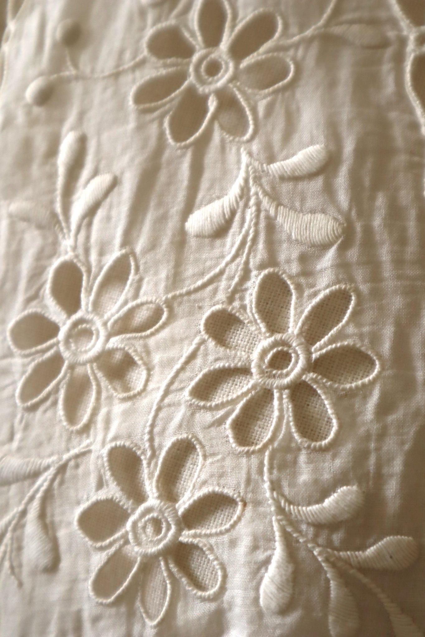 1900s Hand Cutwork Lace Collar