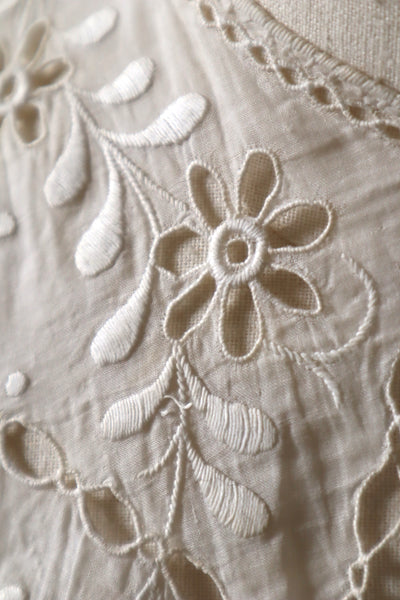 1900s Hand Cutwork Lace Collar