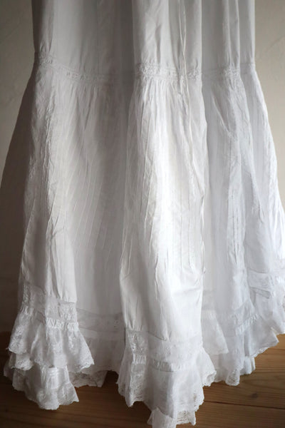 1900s French Valenciennes Lace Layered Cotton Petticoat Skirt
