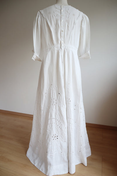 1900s Hand Embroidered White Linen Dress M