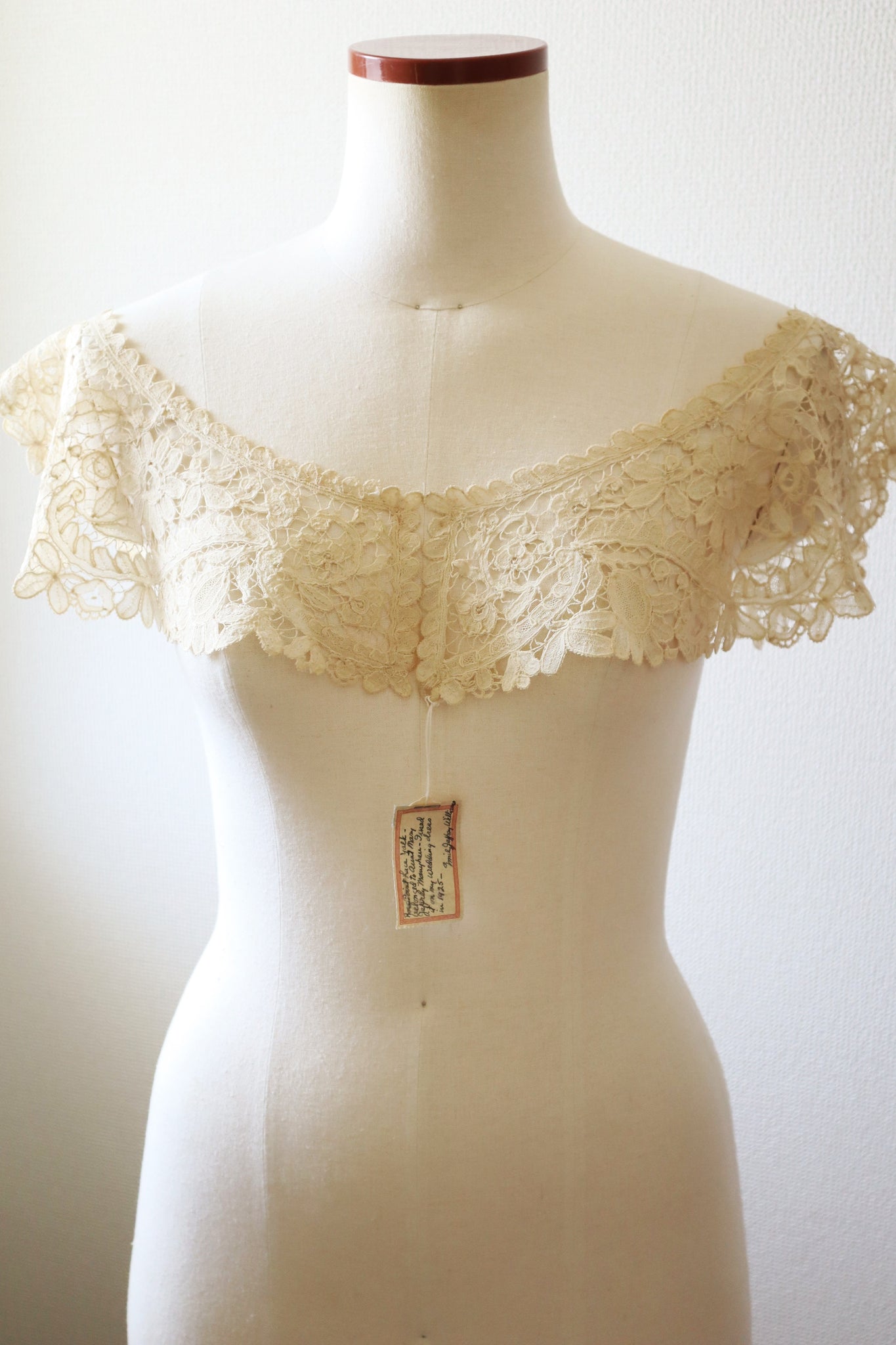 19th Brussels Duchesse Bobbin Lace Collar