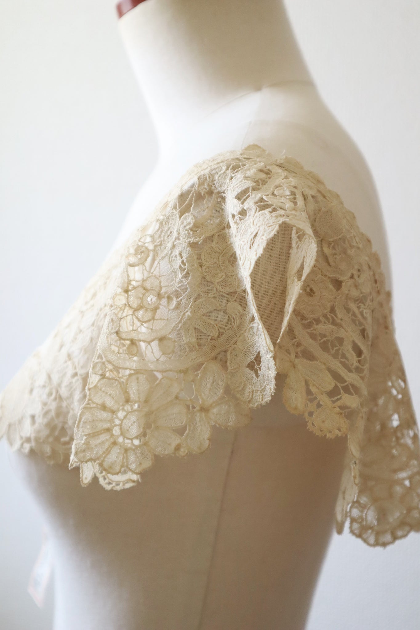 19th Brussels Duchesse Bobbin Lace Collar