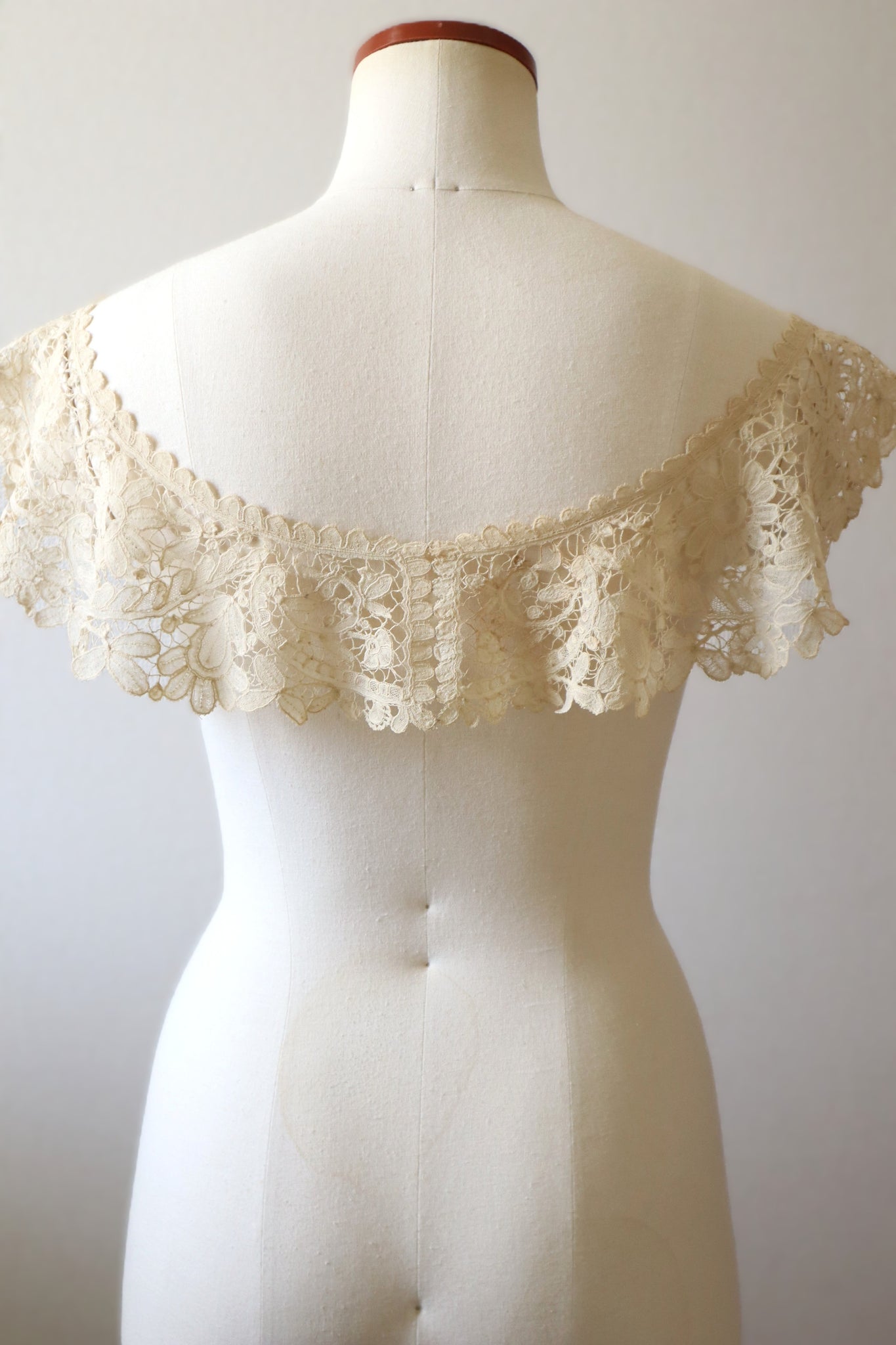19th Brussels Duchesse Bobbin Lace Collar