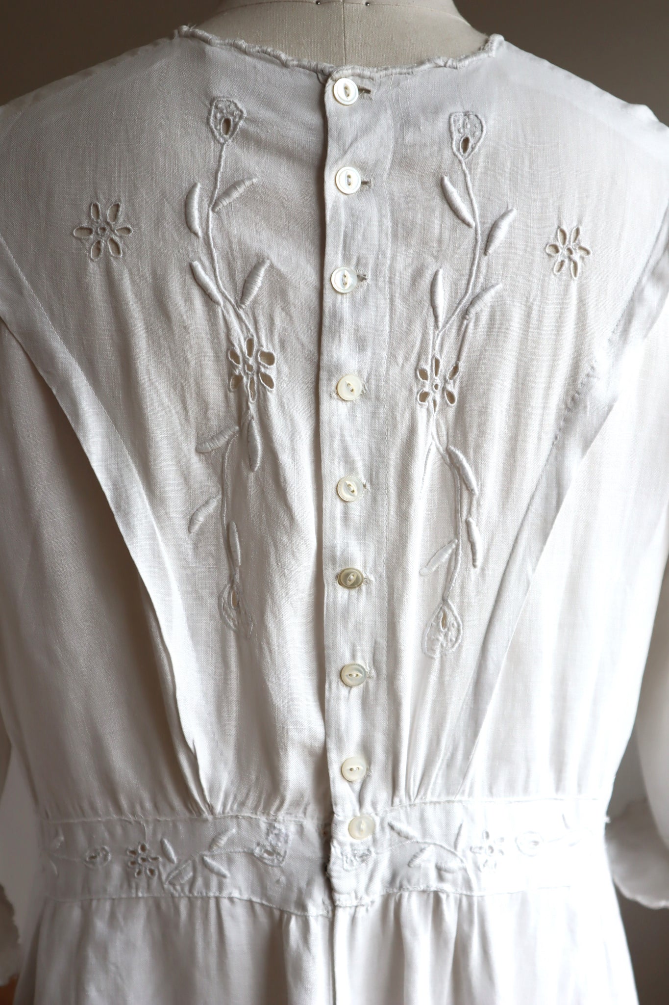 1900s Hand Embroidered White Linen Dress M