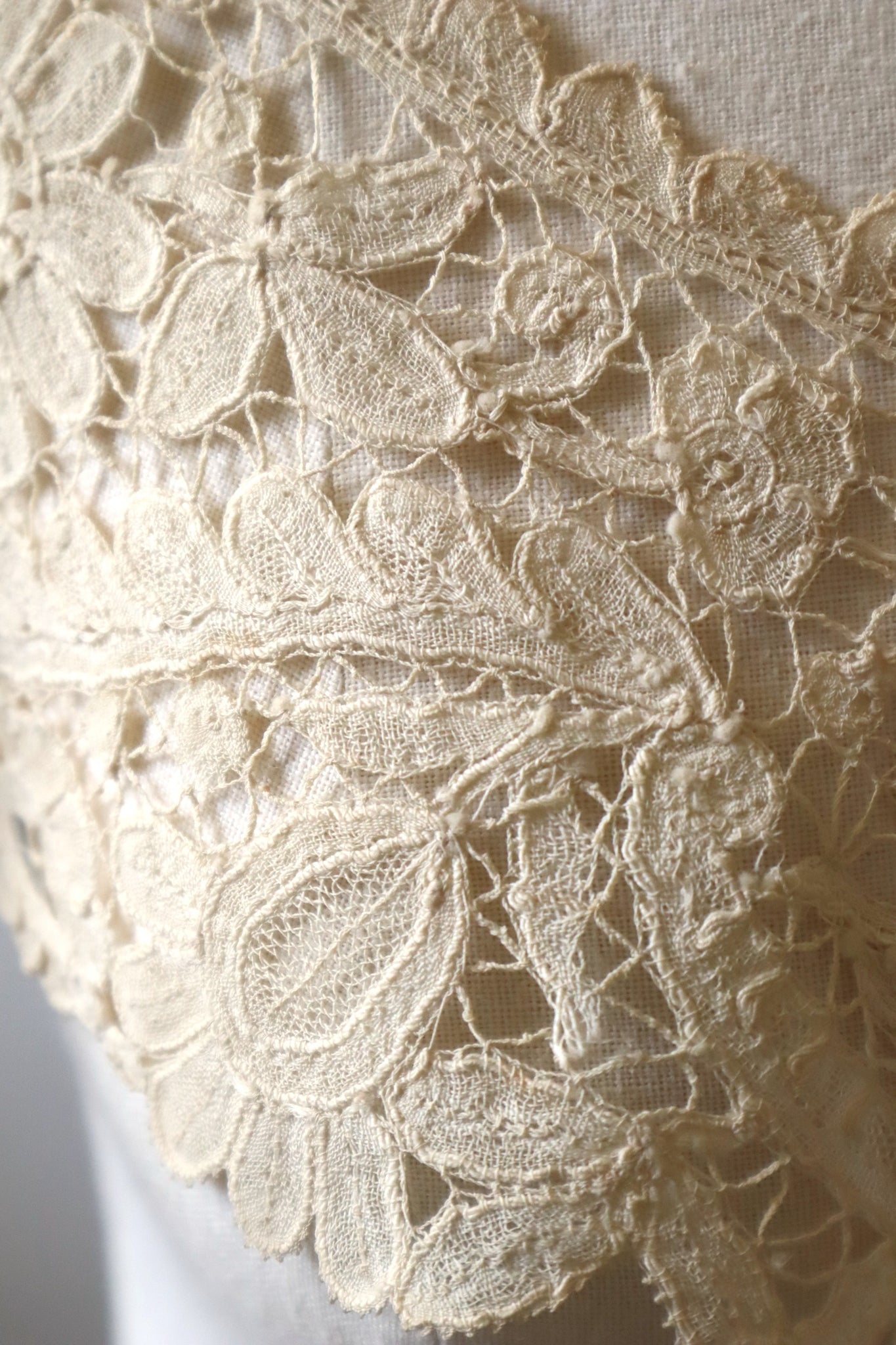 19th Brussels Duchesse Bobbin Lace Collar