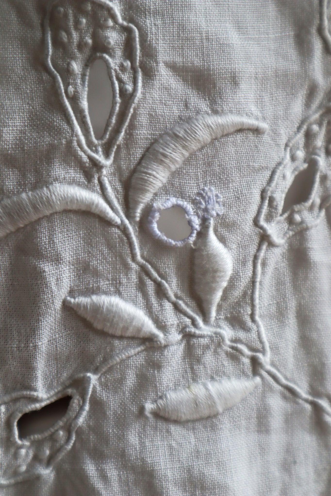 1900s Hand Embroidered White Linen Dress M