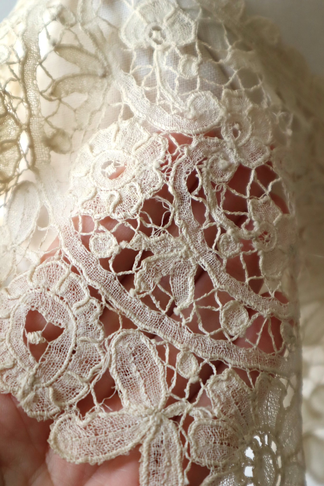 19th Brussels Duchesse Bobbin Lace Collar