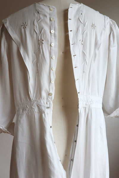 1900s Hand Embroidered White Linen Dress M