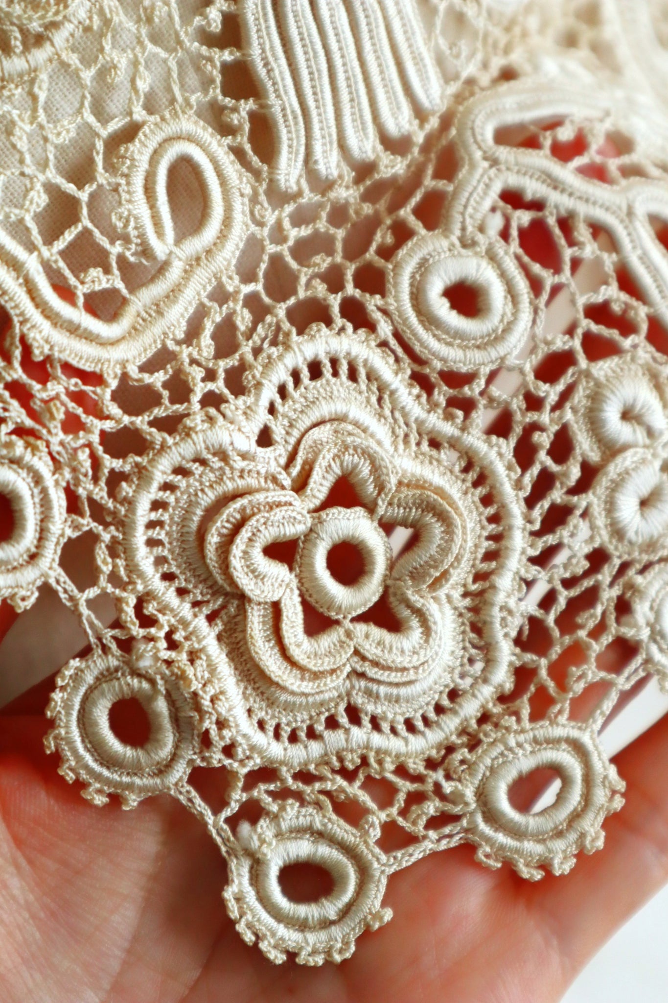 1930s Irish Crochet Style Floral Lace Sailor Collar