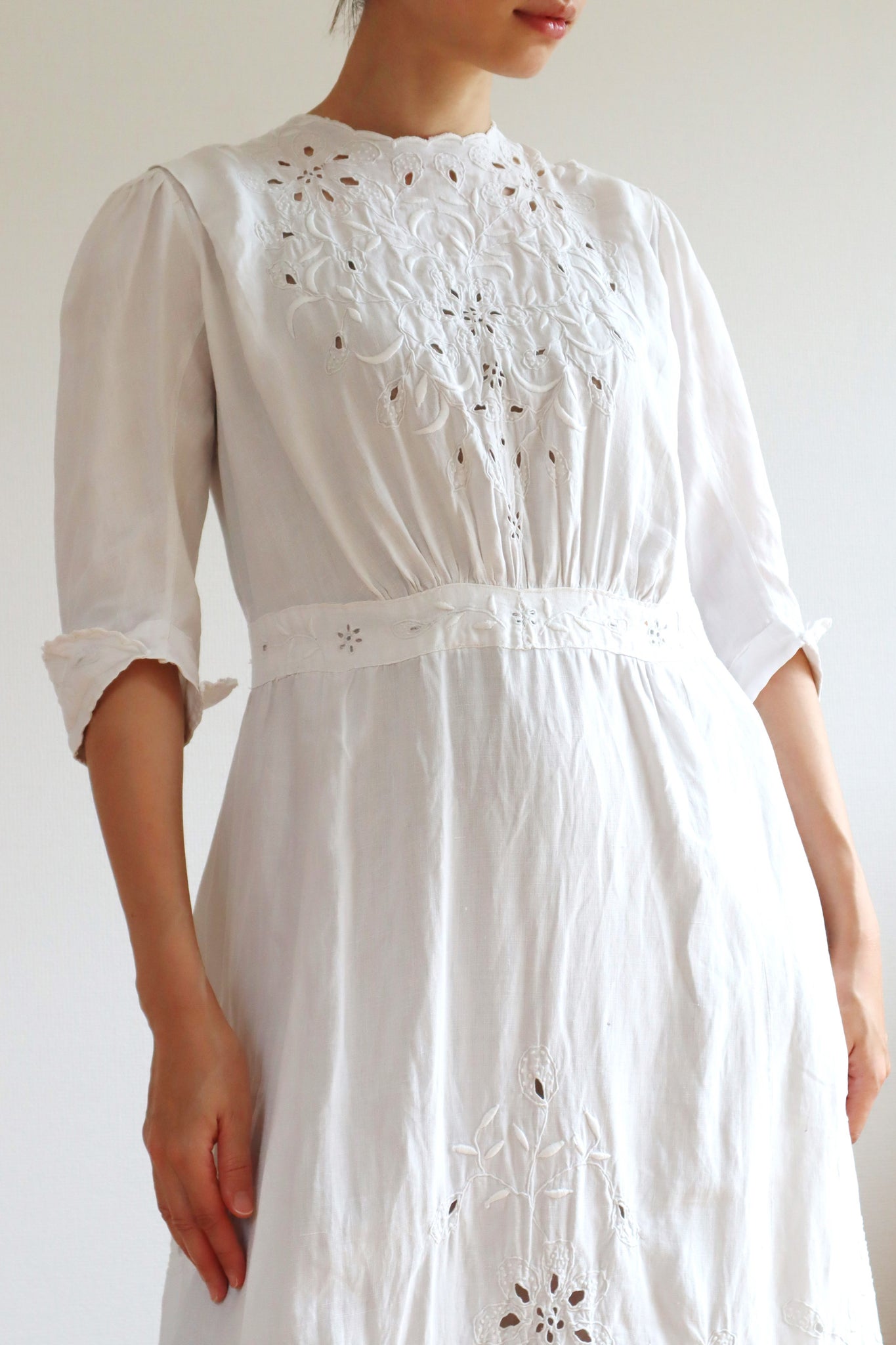 1900s Hand Embroidered White Linen Dress M