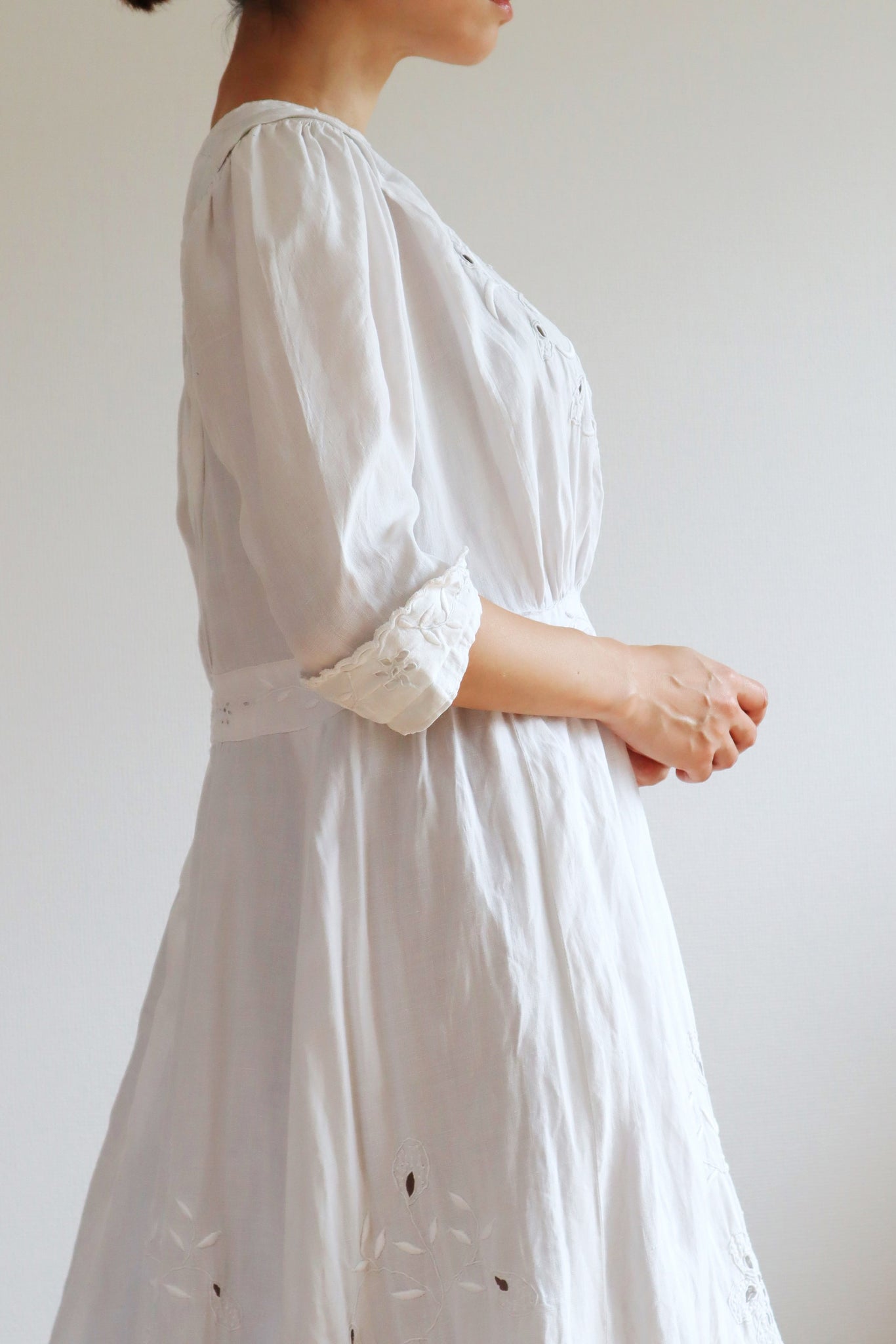 1900s Hand Embroidered White Linen Dress M