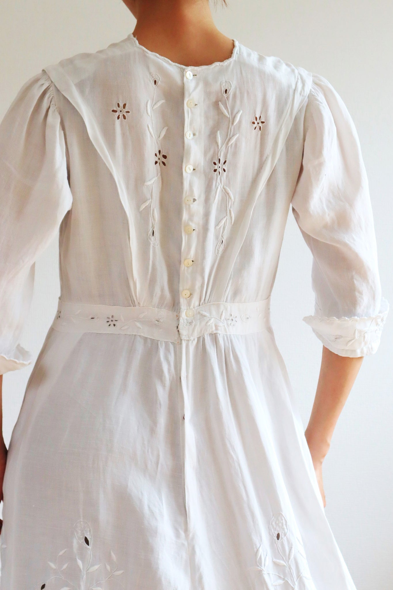 1900s Hand Embroidered White Linen Dress M