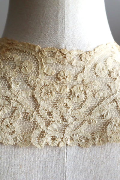 1890s Belgian Continuous Bobbin Lace Collar