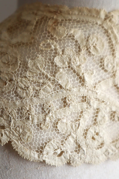 1890s Belgian Continuous Bobbin Lace Collar