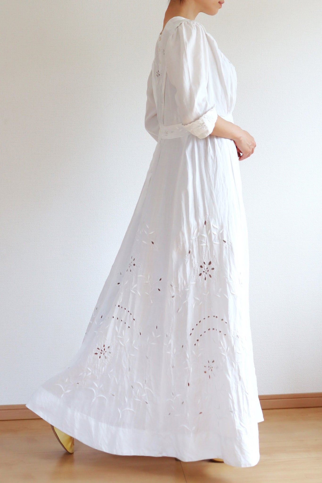 1900s Hand Embroidered White Linen Dress M