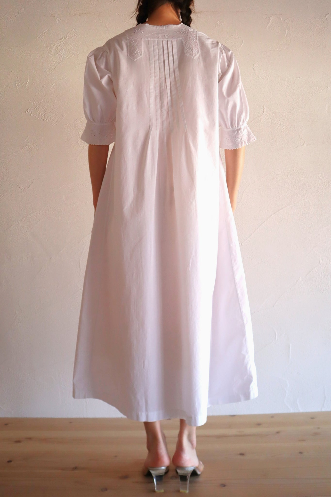 1900s French Hand-Sewn White Cotton Dress