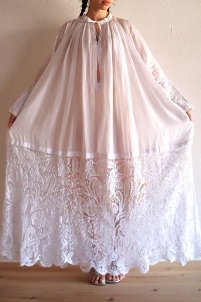 1900s French Handworked Batten Lace Church Surplice