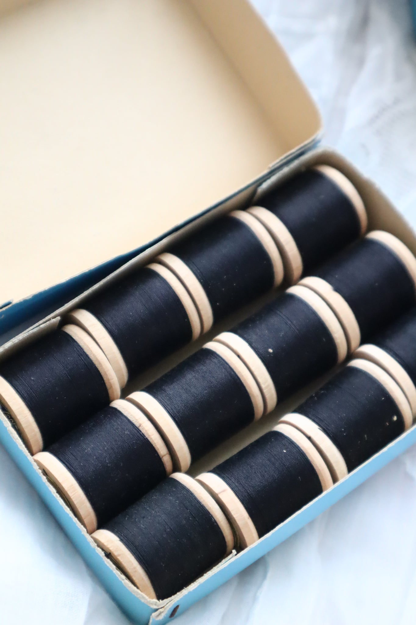 1910s French “LOUIS D’OR” Cotton Thread Set