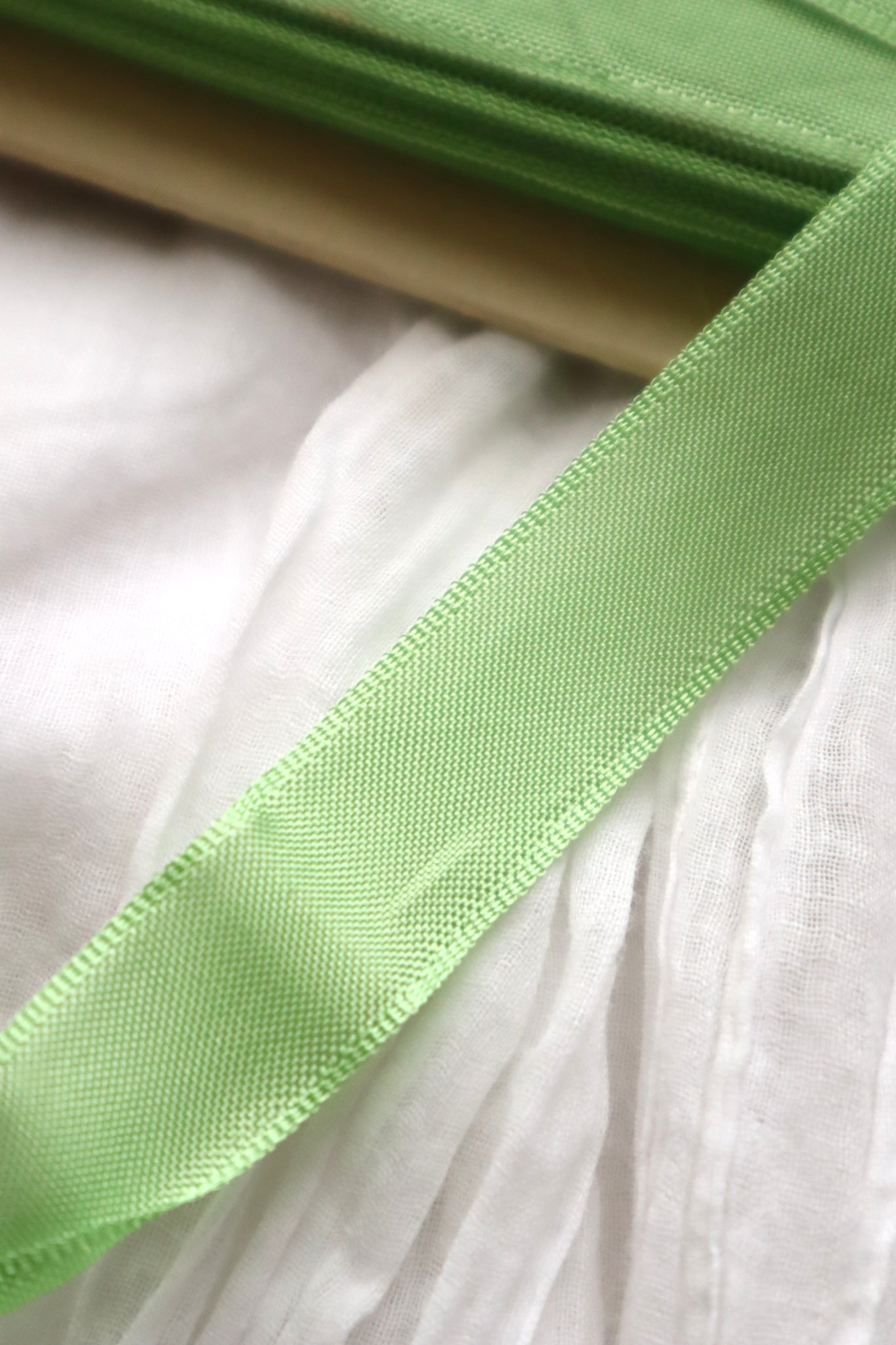 1940s–1950s French Deadstock Apple Green Rayonne Ribbon on Original Mercerie Card