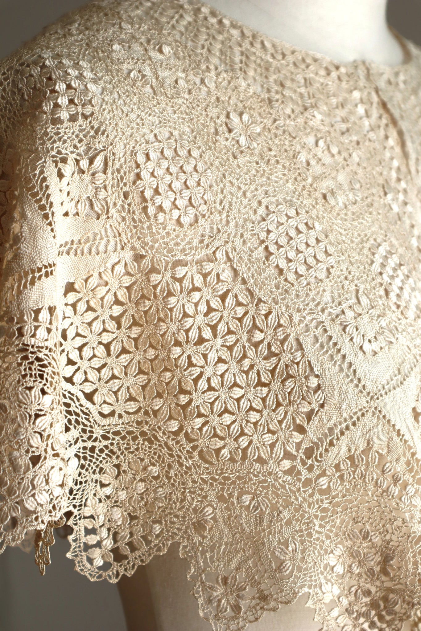 19th Century Silk Maltese Lace Big Collar