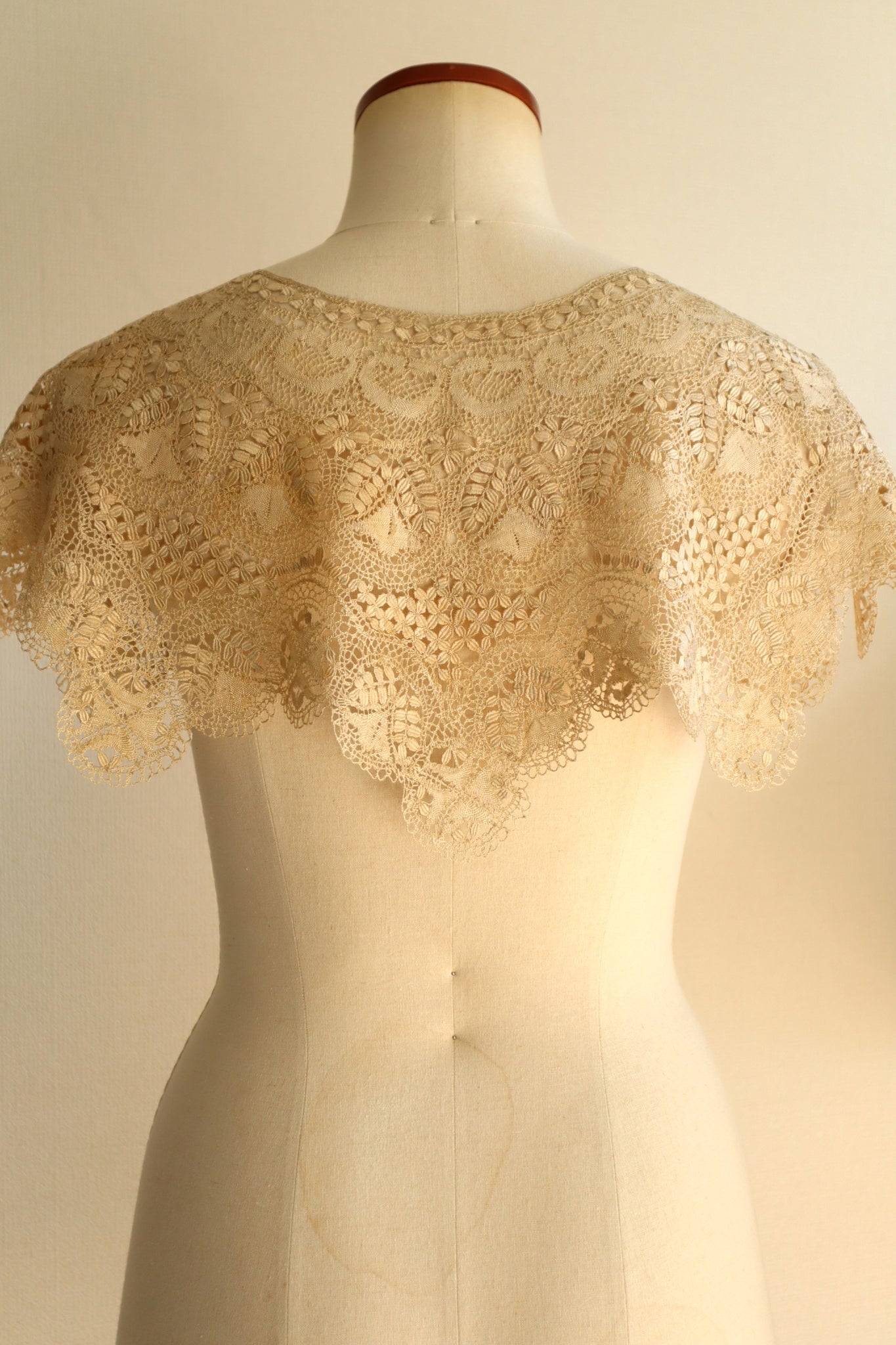 1900s Silk Maltese Lace Collar
