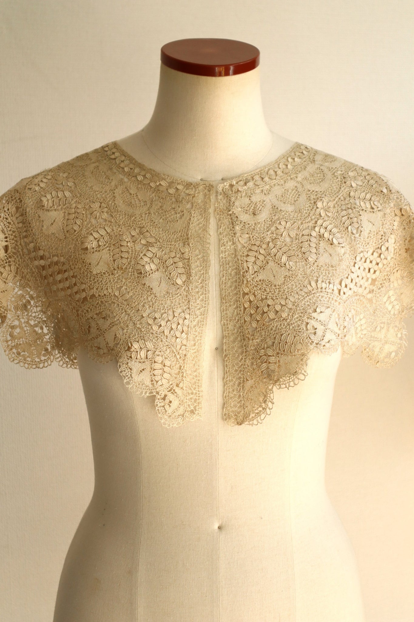 1900s Silk Maltese Lace Collar