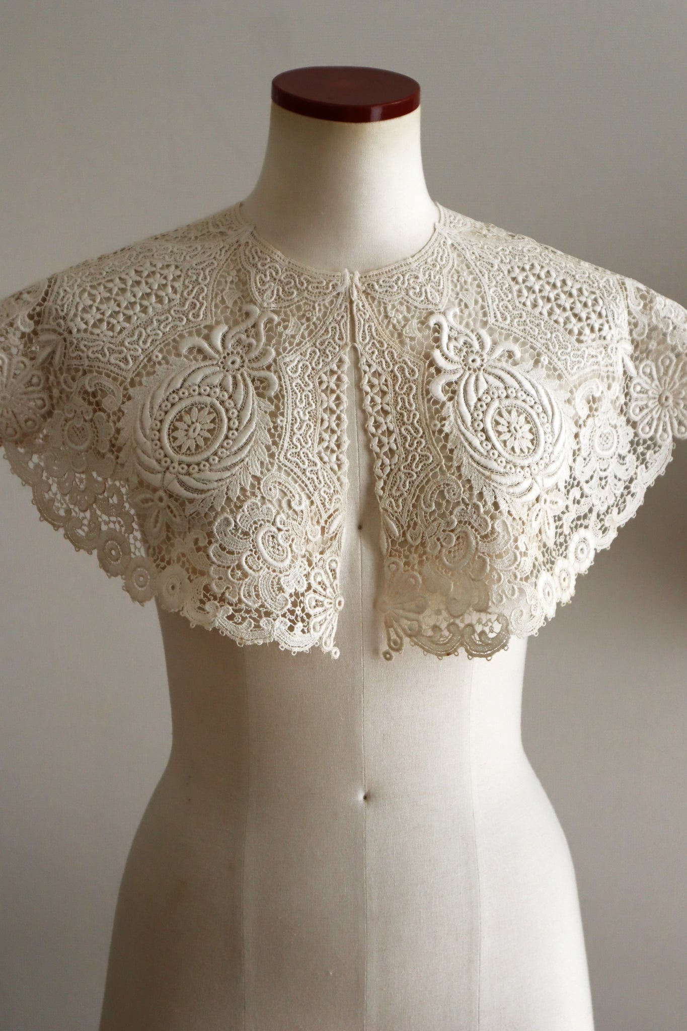 1920s French Deadstock Cotton Lace Berthe Collar