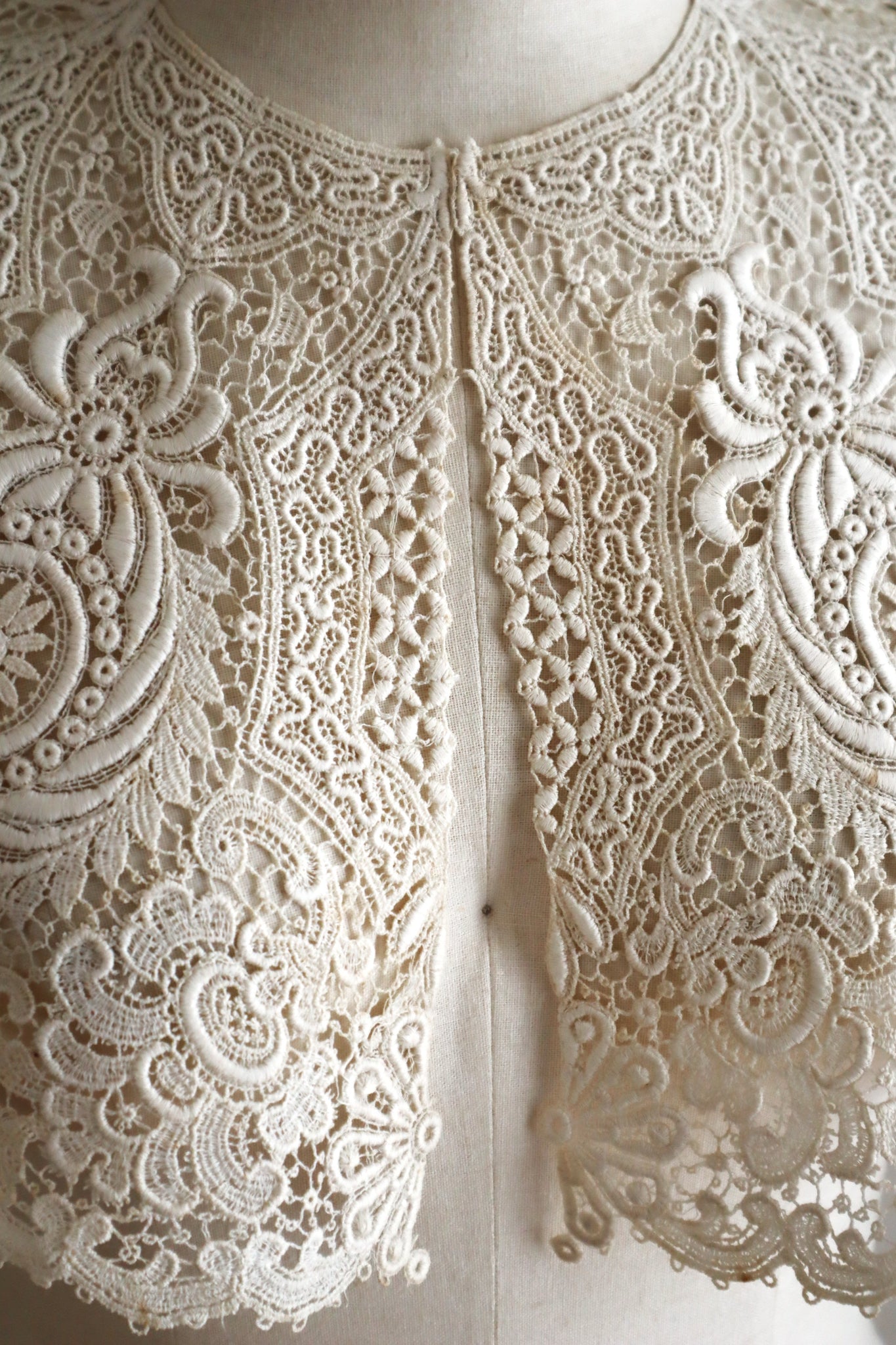 1920s French Deadstock Cotton Lace Berthe Collar
