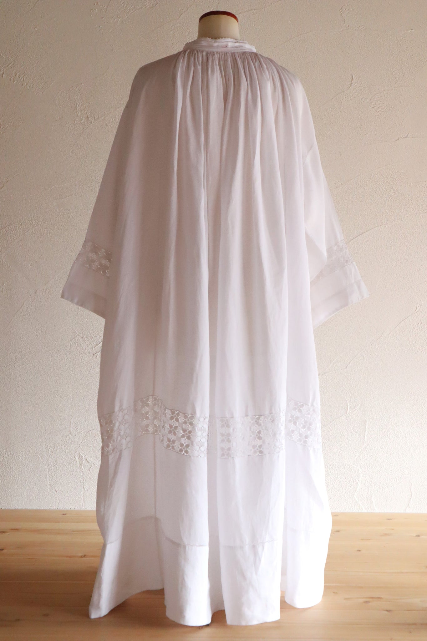 1900s French Handworked Linen Drawnwork Lace Church Surplice