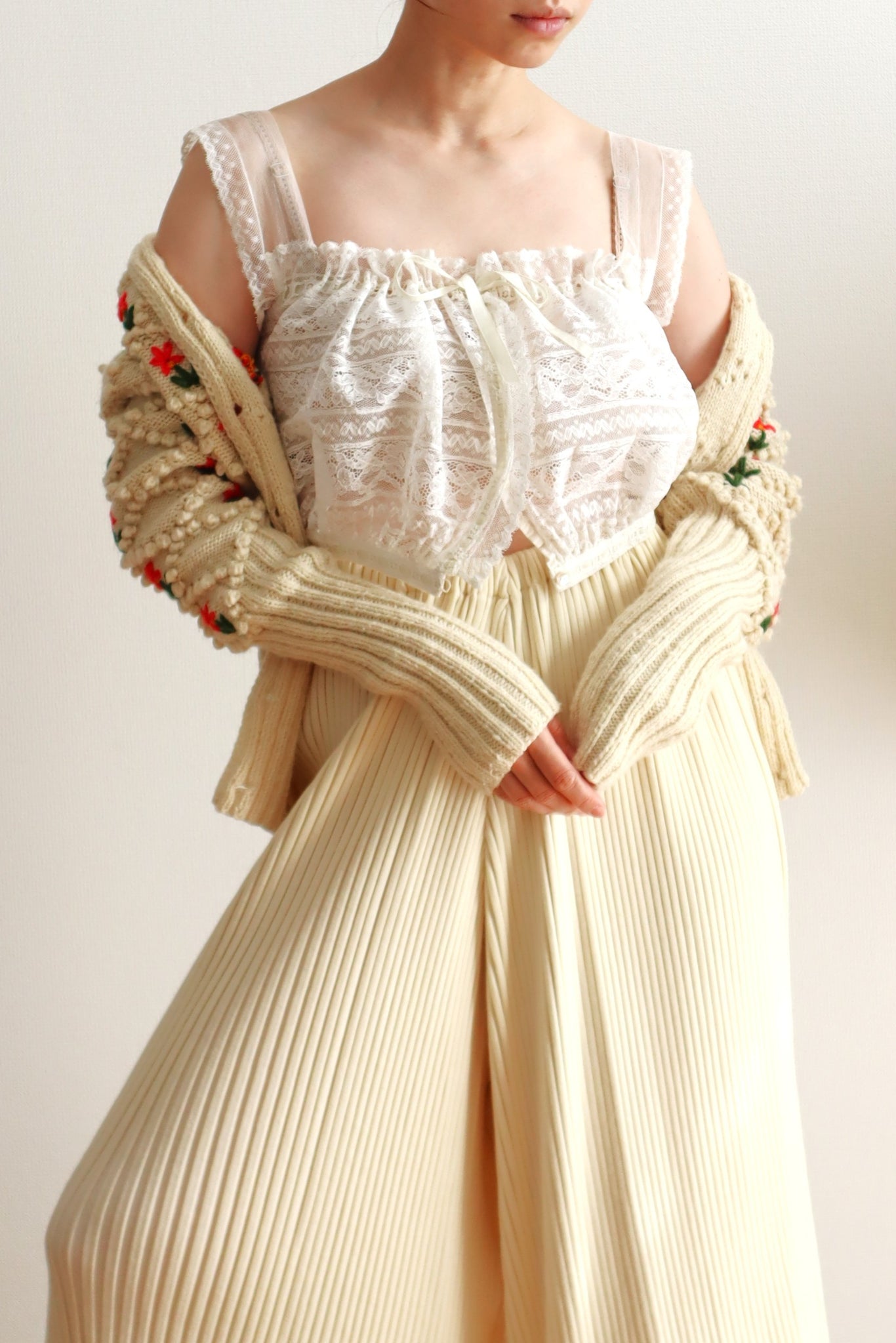 1900s Hand-Sewn Valenciennes Lace Corset Cover