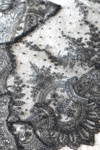 1900s Black Chantilly Style Lace Panel